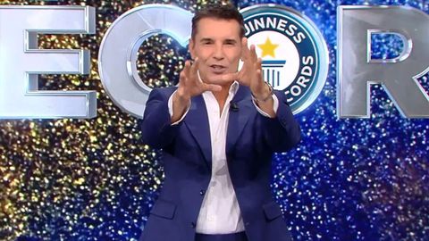 Jes�s V�zquez durante una emisi�n de �La noche de los r�cords�, uno de los �ltimos programas que present� en Telecinco.