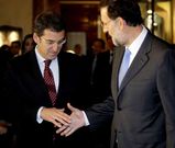 <span lang= es-es >En Madrid</span>. N��ez Feijoo acudi� ayer al F�rum Europa, en Madrid, donde particip� en una conferencia y fue apoyado por Mariano Rajoy, que defendi� la gesti�n del presidente de la Xunta.