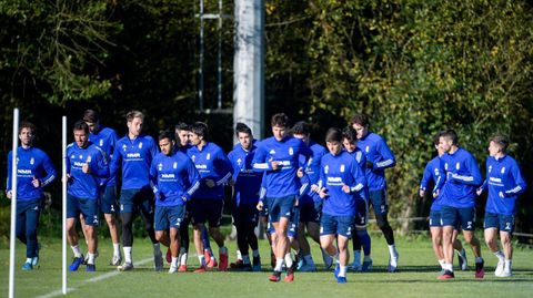 Los jugadores del Oviedo, en El Requexn