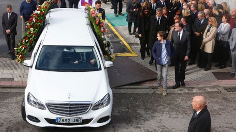 Mariano Rajoy estuvo rodeado de familiares y amigos durante la ceremonia f�nebre