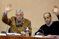 Cholo Dorgambide se estren� en el pleno favoreciendo la aprobaci�n de los presupuestos.