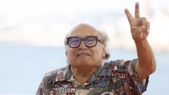 Danny DeVito posa para los medios de comunicaci�n este mi�rcoles durante la presentaci�n de su pel�cula �Drag�. 