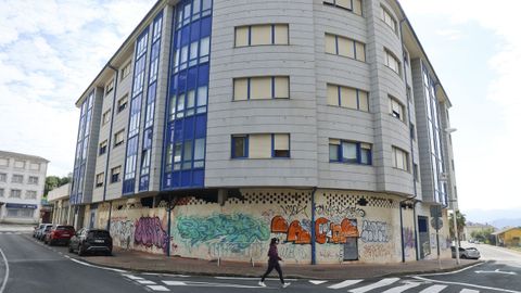 Avenida de Juan Luis Pa Martnez en Ortigueira, donde se encuentran los pisos a subasta. 