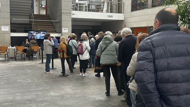 El proceso de inscripci�n en el F�rum se llev� a cabo en el vest�bulo ante la elevada afluencia. 