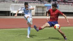 Adri�n Armental, en el �ltimo partido que el Compos gan� en San L�zaro ante el Estradense.