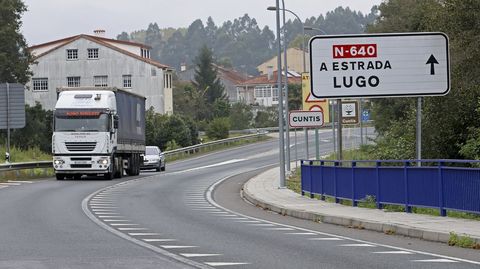 La carretera N-640 a su paso por Cuntis, uno de los viales examinados por el Servizo Municipal de Emerxencias