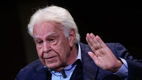 El expresidente del Gobierno Felipe Gonz�lez participa en una charla de Los desayunos del Ateneo, en Madrid