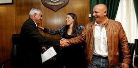 Manuel Mouri�o (derecha) es el n�mero dos del gobierno de Sanju�s (izquierda).