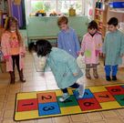 As bibliotecas do IES A Xunqueira II, de Pontevedra, e da Escola Unitaria de Vide (� dereita) desenvolven numerosas actividades e proxectos para potenciar a aprendizaxe das ciencias