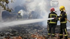 Bomberos de Vilalba durante una intervenci�n