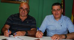Francisco Ameijeiras y Jos� A. Ucha firmaron el documento. 
