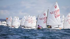 Dani Capa, con licra del CN Espanyol, en la salida de una de las dos regatas disputadas