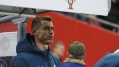 Cristiano Ronaldo en el banquillo durante un partido de la Ligas de las Naciones.