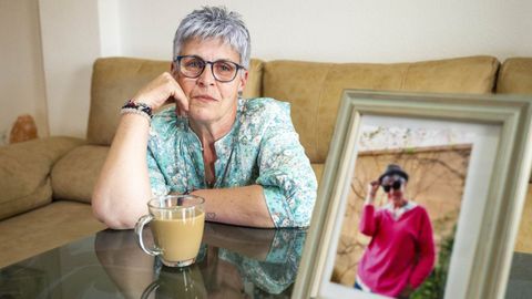 María del Mar es una mujer de 61 años que ha logrado localizar a su hijo, ahora con 43 años