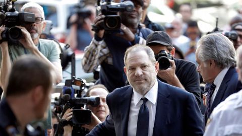El productor de Hollywood Harvey Weinstein llega al Tibunal Supremo del Estado de Nueva York. Weinstein se ha declarado no culpable de los cargos de violaci�n y abusos sexuales levantados contra �l en Estados Unidos