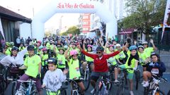 Cerca de un millar de ciclistas disfrutan de la IV edicin del Da de la Bicicleta de Vilagarca