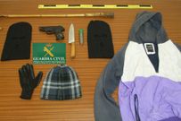 Objetos localizados en el veh�culo que les interceptaron en Barres.