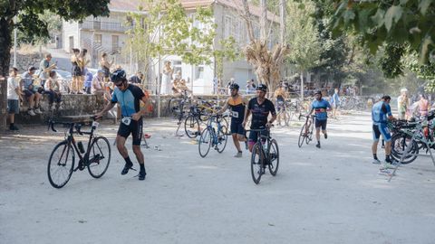Edicin 2025 del triatln de Allariz, que tuvo que ser duatln por la suspensin de pruebas acuticas y nuticas debido a los incendios forestales.