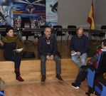 Reuni�n de preparativos, ayer, para el carnaval fisterr�n