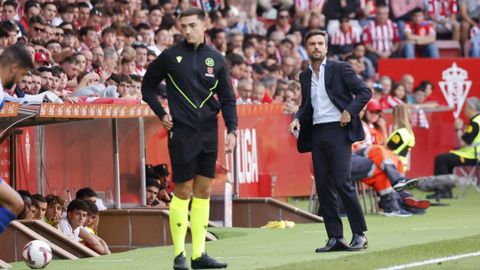 Derbi asturiano entre el Real Sporting de Gijon y el Real Oviedo en El Molin�n