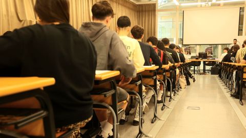 Examen de selectividad en el campus de Esteiro de Ferrol