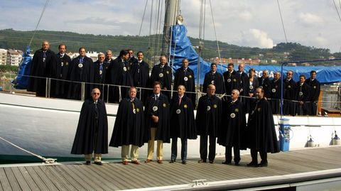 La Cofrada Europea de Vela se constituy formalmente en el ao 2001 en Sanxenxo. En la foto, un momento de la presentacin oficial el 22 de septiembre de aquel ao