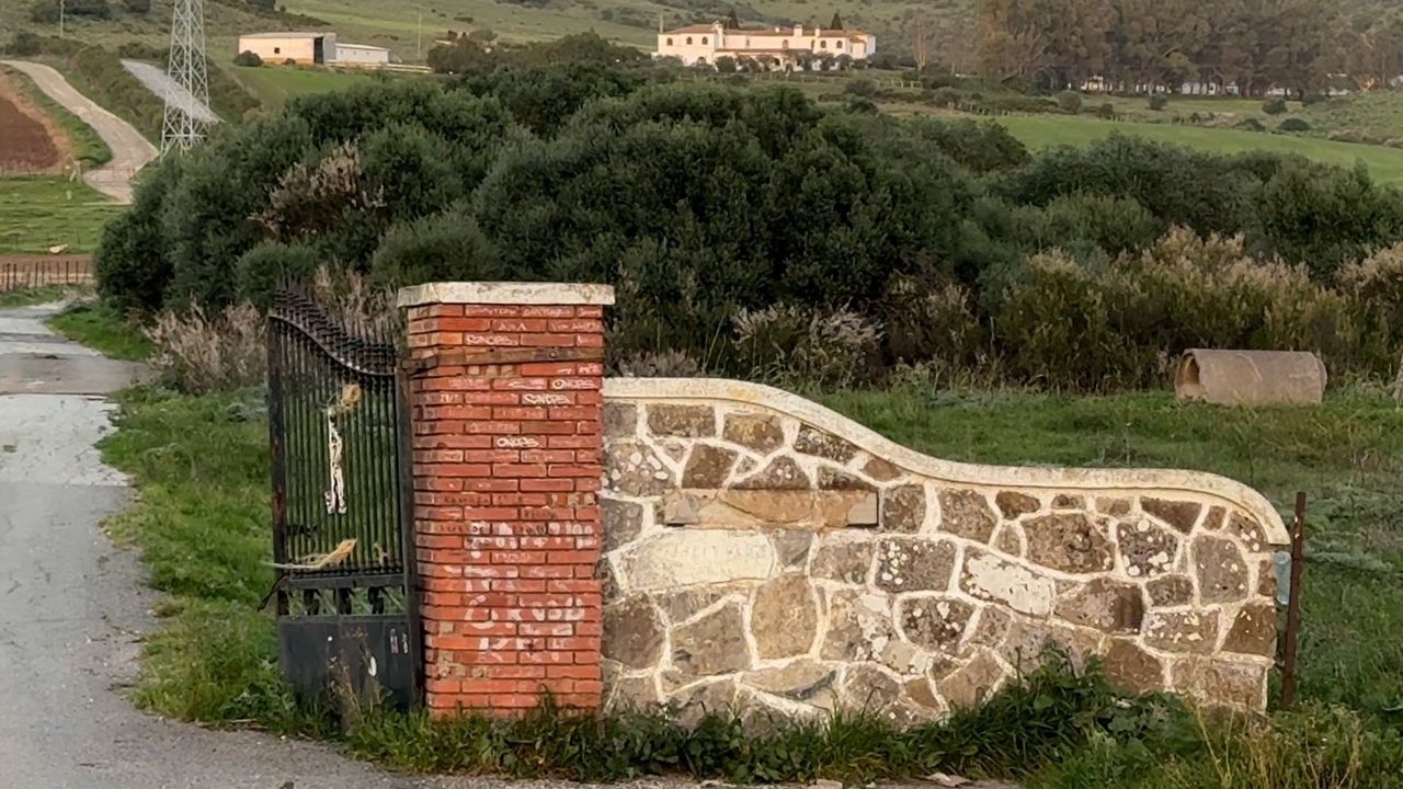 Adiós a la casa de Isabel Pantoja: Cantora pierde el letrero con su nombre