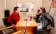 <span lang= es-es >A�os noventa</span>. En lo mejores a�os de la emisora se celebrar�n todo tipo de tertulias y programas de cine, motor y m�sica.