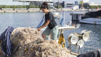 Alba Aguilera, a principios de diciembre del 2025, cuando era la pescadora m�s joven de Catalu�a.