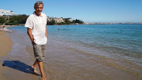Santiso retratado esta semana na praia de Santa Cristina (Oleiros)