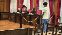 El acusado, durante el juicio en la Audiencia Provincial de Ourense