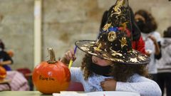 Celanova organiz� un taller infantil para decorar calabazas