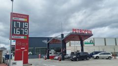 Petroprix Ribadeo es una de las gasolineras m�s baratas de A Mari�a, pero carece de personal contratado para�realizar los repostajes ya que funciona �nicamente en autoservicio