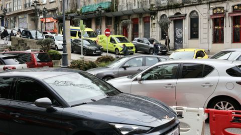 Bajada de Alfonso XIII, en el que la medida excepcional de este puente y el siguiente es que resulta obligatorio girar a la derecha en Garc�a Barb�n