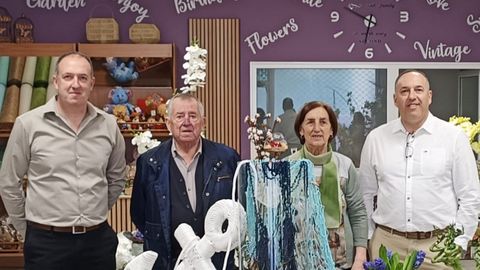 Jos� Luis Lourido y su hermano Teodoro, junto a sus padres