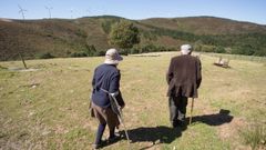 Los habitantes de Muras sufren el ruido acstico que provocan los molinos a diario