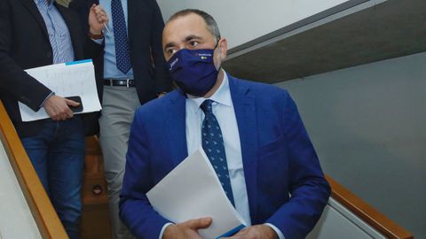 El conselleiro de Sanidade, Julio Garcia Comesa�a