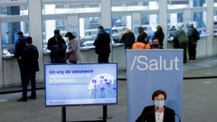 La secretaria de Salut P�blica de Catalu�a, Carmen Cabezas, en el centro de vacunaci�n de la Fira de Barcelona