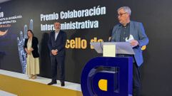 El alcalde de Ames, Blas Garc�a, fue el encargado de recoger el premio en la gala de los ingenieros inform�ticos en Santiago