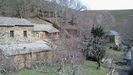 Imagen de Fuente de Oliva, donde hay cinco casas, y el monte del fondo ya es Galicia