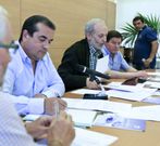 V�zquez Tato -con barba- en la asamblea del Fluvial. 