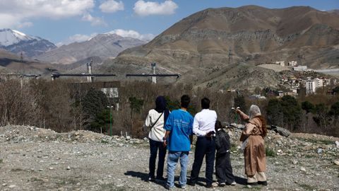 El puente bombardeado en Karaj