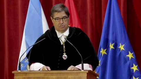 Julio Abalde, rector de la UDC