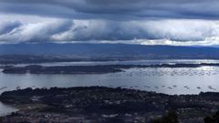 Imagen de la r�a de Arousa desde el monte de A Curota, con A Illa en medio