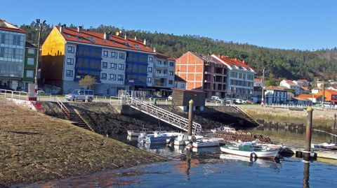 Chequeo en el puerto de o Freixo, Outes