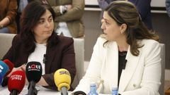 Elena Candia y la concejala tr�nsfuga Mar�a Reigosa, tras registrar la moci�n de censura en Lugo el mi�rcoles.