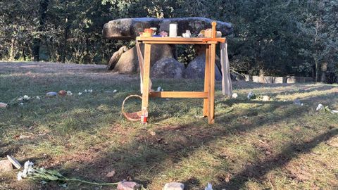 Sacerdotisas do amor celta levan acabo rituais polos que se unen parellas de diferentes lugares do planeta.