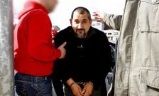 Torres Bello, a su llegada ayer a los juzgados de Carballo, en los que prest� declaraci�n.