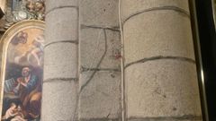 Cuando se ejecutaron las obras, en noviembre del a�o pasado, los cables eran visibles y quedaron agujeros abiertos.