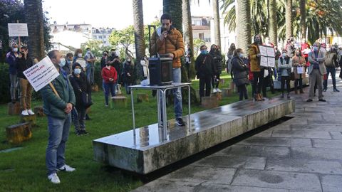 MANIFESTACI�N DE LA HOSTELER�A Y EL COMERCIO EN CALDAS DE REIS PARA PROTESTAR POR LAS RESTRICCIONES IMPUESTAS PARA FRENAR LA PANDEMIA COVID-19